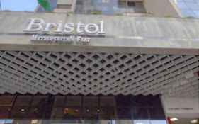 Bristol Metropolitan Curitiba Centro